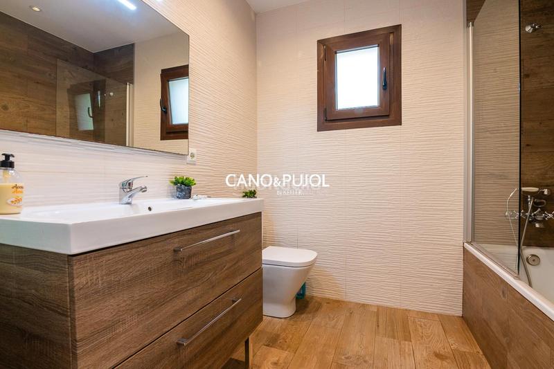 Foto 8a08b64a-3a92-410e-852f-6d5f0a48f7ff. Casa  unifamiliar en palleja en Pallejà