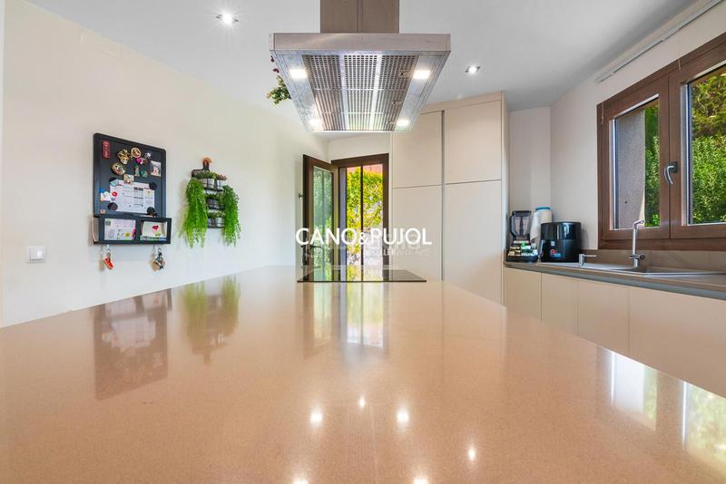 Foto e890f4e9-65de-496d-9b93-fe2c41f12dfa. Casa  unifamiliar en palleja en Pallejà