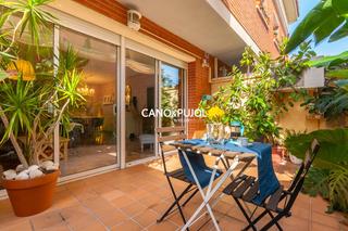 Casa a Sant Gervasi - Bonanova. Adosada en rubi
