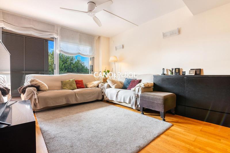 Foto 43f4075a-c61d-413b-96d8-e78409c37f05. Pis amb calefacció aparcament piscina a Mira-sol Sant Cugat del Vallès