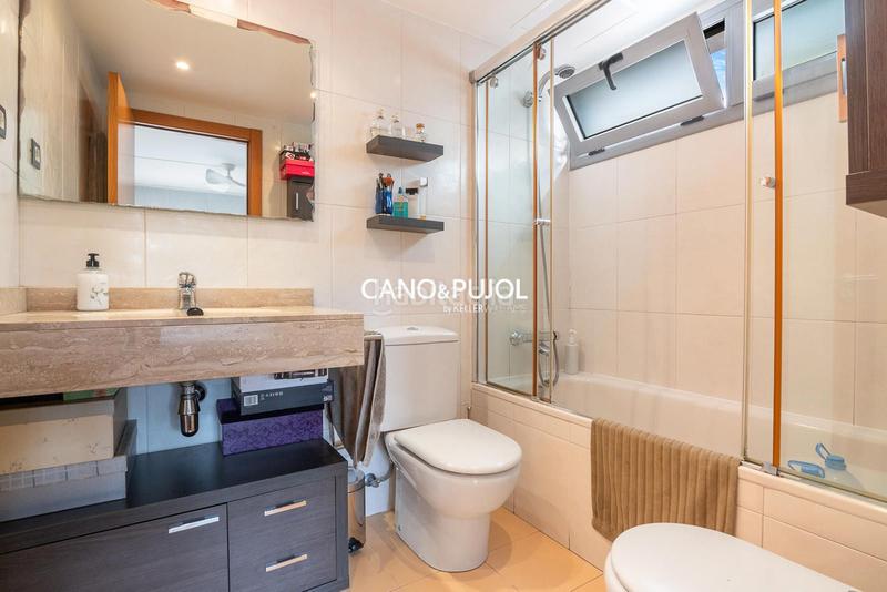 Foto b9ea6853-5cee-4d86-8bfa-7a109ca9d02e. Pis amb calefacció aparcament piscina a Mira-sol Sant Cugat del Vallès