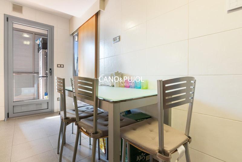 Foto c2446a90-0687-4800-a049-b31e5f6d1658. Pis amb calefacció aparcament piscina a Mira-sol Sant Cugat del Vallès