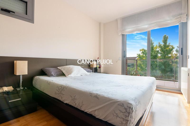 Foto 080d46e6-a2ba-4678-baf1-afa6cef6bd2b. Attique avec chauffage parking piscine dans Mira-sol Sant Cugat del Vallès