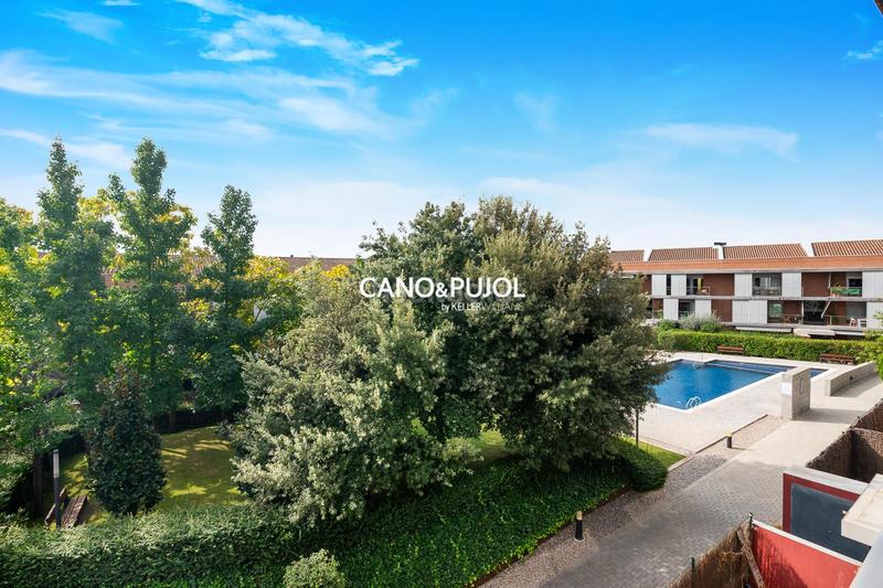 Foto 08f639e8-e9b1-4c7c-ba1a-5394f9a4587c. Attique avec chauffage parking piscine dans Mira-sol Sant Cugat del Vallès