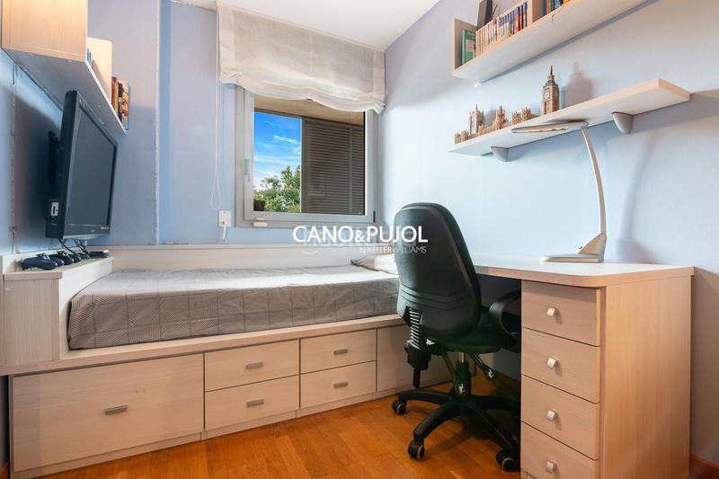 Foto 9c9d0d5d-5021-4b7a-929e-f383b8dbdba2. Attique avec chauffage parking piscine dans Mira-sol Sant Cugat del Vallès