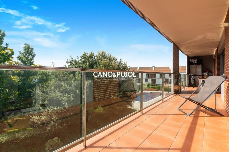 Foto e12905a5-6cd8-4ea8-a8fd-8ab3287ced8c. Attique avec chauffage parking piscine dans Mira-sol Sant Cugat del Vallès