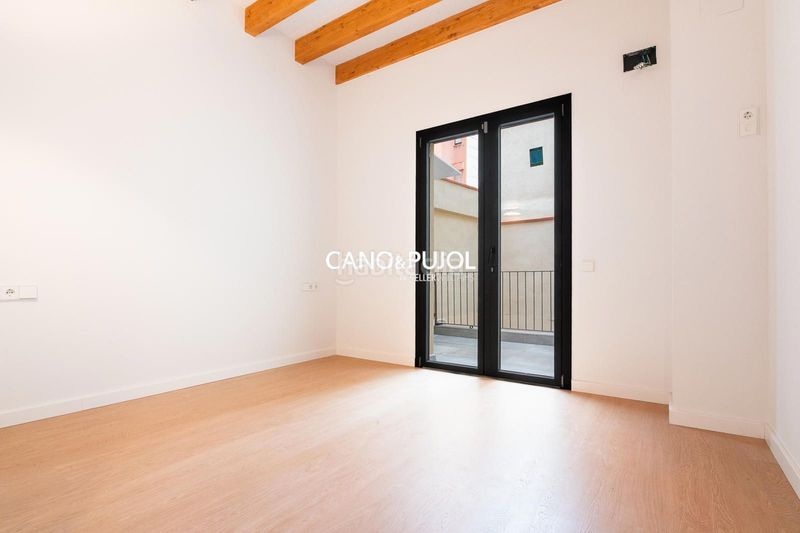 Foto e24dad25-b637-4cf9-9eab-b6bf9bfa0d18. Casa amb calefacció a Centre Rubí