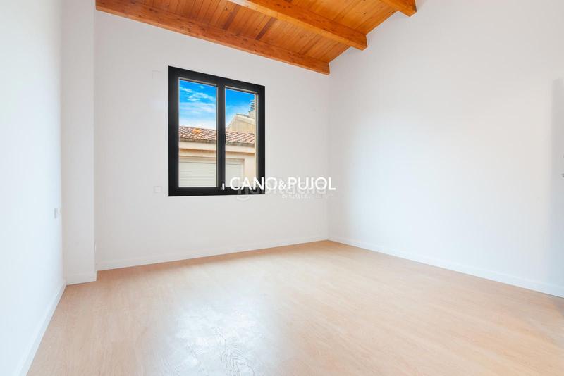 Foto 6eeb2445-a495-4ed4-85df-1797f2079b7d. Haus mit heizung in Centre Rubí