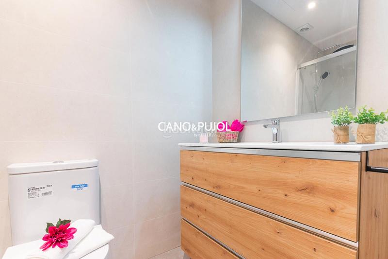 Foto b221967a-082d-429d-9eeb-6d16cef69497. Haus mit heizung in Centre Rubí