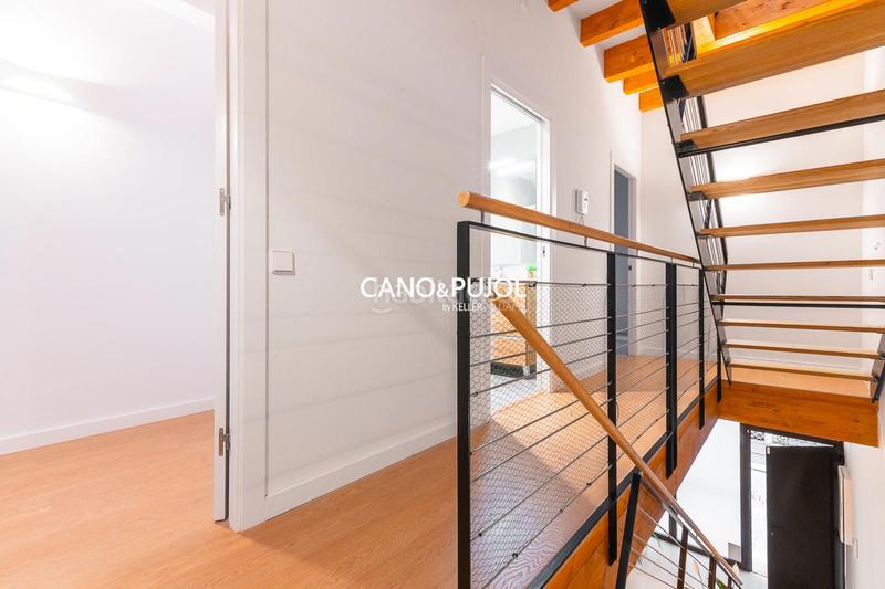 Foto b4716b92-287b-409e-9cd5-62353aee2508. Haus mit heizung in Centre Rubí