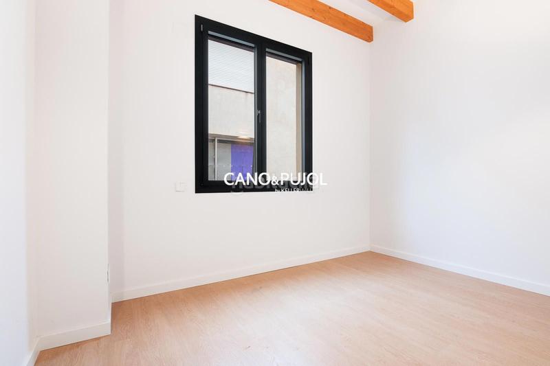 Foto f81b0c84-fcd0-4e90-9974-df9af611b09f. Haus mit heizung in Centre Rubí