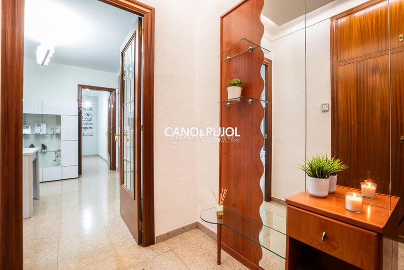 Foto e52b6609-1af4-4770-b6bb-d311f171c1be. Piso  3 habitaciones en rubi en La Serreta Rubí