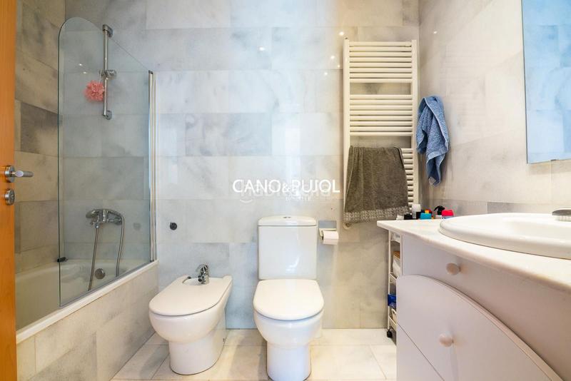 Foto cad76a2f-f9bc-49e0-af3c-6bc98e2308a2. Location appartement avec chauffage piscine dans Turó de Can Mates Sant Cugat del Vallès