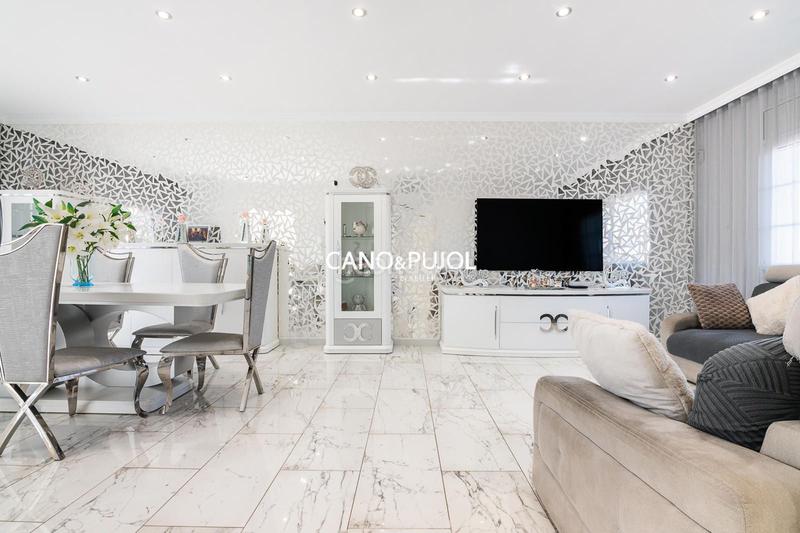 Foto 35159a9a-d9ee-476f-bb46-5af708a25b06. Casa  unifamiliar con 2 viviendas en Can Parellada Terrassa