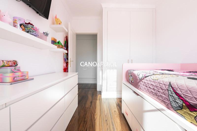 Foto 42824145-5b9e-4b4e-acd1-29aef597d1b7. Casa  unifamiliar con 2 viviendas en Can Parellada Terrassa