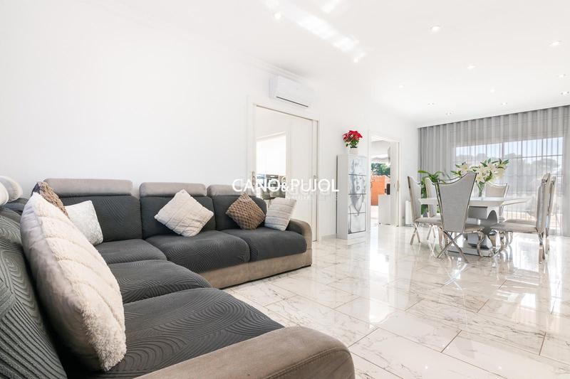 Foto 7578ad1a-4a25-4a84-bef3-e259dc5fc40b. Casa  unifamiliar con 2 viviendas en Can Parellada Terrassa