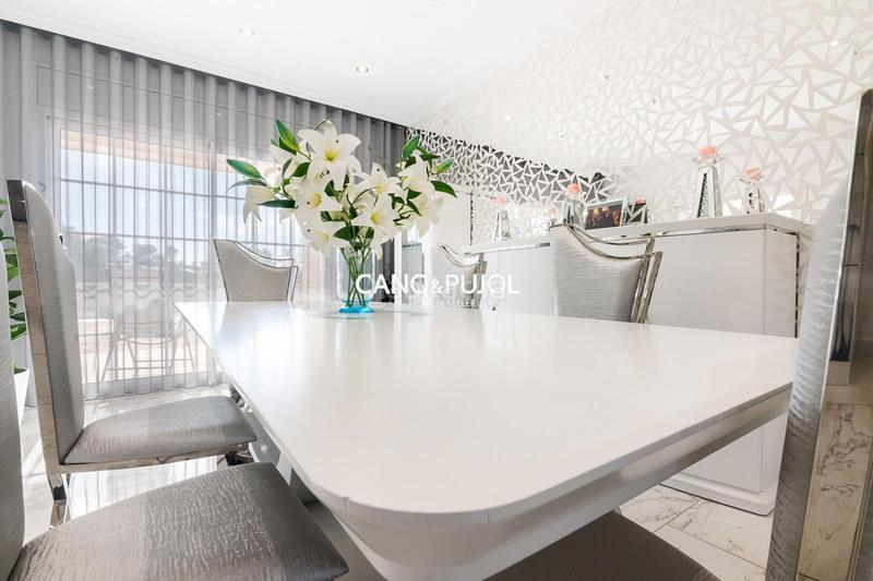 Foto 7e2ad658-5d39-4533-b957-9967fc70dd94. Casa  unifamiliar con 2 viviendas en Can Parellada Terrassa