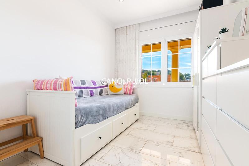 Foto 94febfd4-29e0-4fad-bf4d-ce7af758adaa. Casa  unifamiliar con 2 viviendas en Can Parellada Terrassa