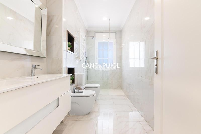 Foto a4fac381-d54f-4619-9a20-843ab4918981. Casa  unifamiliar con 2 viviendas en Can Parellada Terrassa