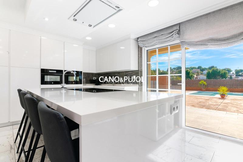 Foto a95fe08e-822d-454c-a358-f222bacc6d57. Casa  unifamiliar con 2 viviendas en Can Parellada Terrassa