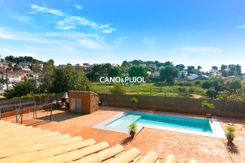 Foto d2993389-68a9-41e4-8808-c9fce7c79555. Casa  unifamiliar con 2 viviendas en Can Parellada Terrassa