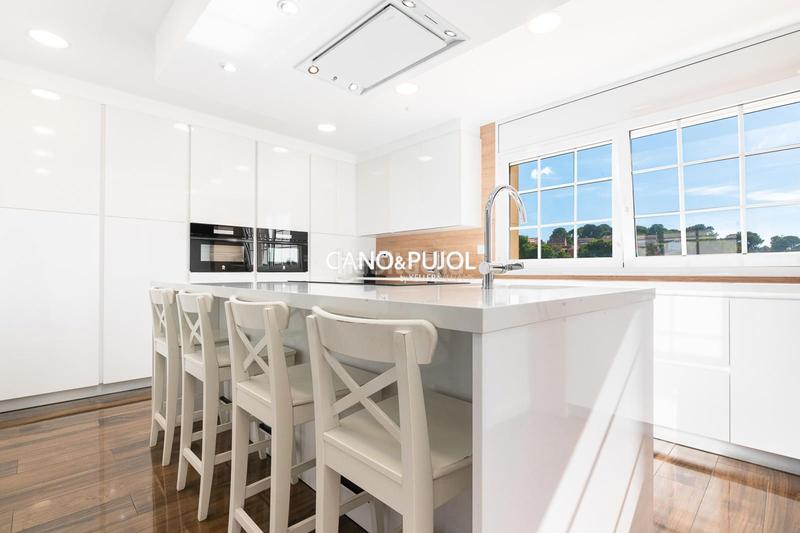 Foto e561b5de-82aa-4f24-8349-568b2ce161f2. Casa  unifamiliar con 2 viviendas en Can Parellada Terrassa