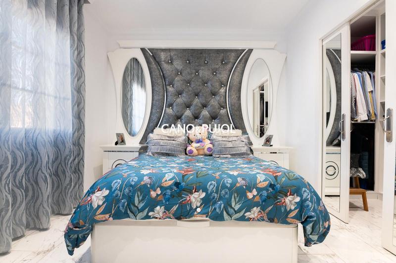 Foto fb981d57-91c3-4cb1-a76d-34173970aafb. Casa  unifamiliar con 2 viviendas en Can Parellada Terrassa