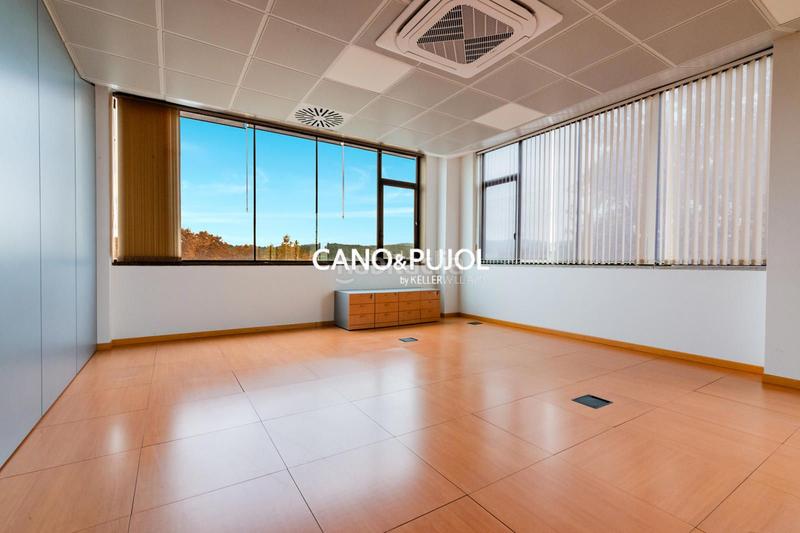 Foto 65619638-ff66-4ca7-846e-80d439580d4e. Affitto ufficio con riscaldamento parcheggio in Roquetes-Can Magí Sant Cugat del Vallès