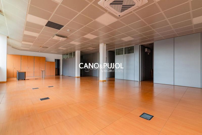 Foto daadfbad-2514-460c-8bbe-db109f064cb7. Affitto ufficio con riscaldamento parcheggio in Roquetes-Can Magí Sant Cugat del Vallès