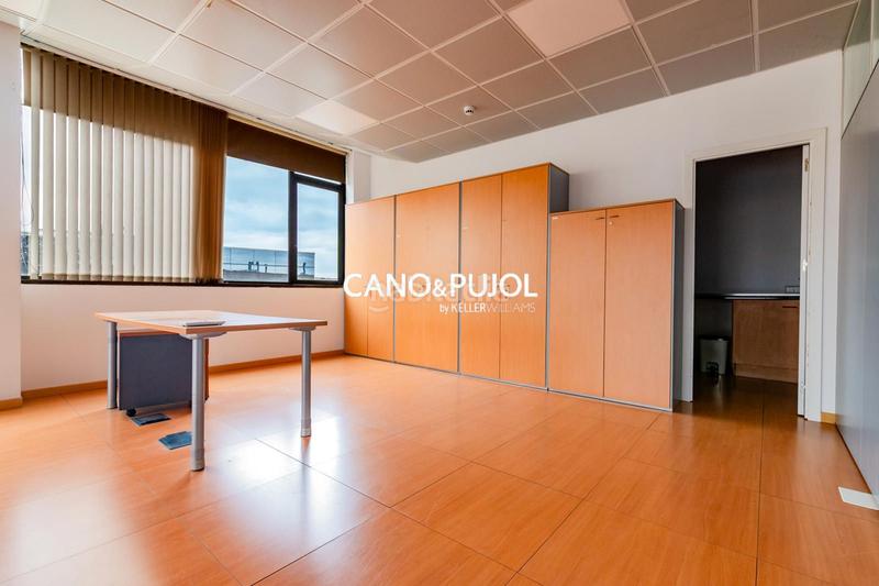 Foto 333394e8-ab03-4820-93f9-6d2457618d3a. Alquiler oficina  250m2 en Roquetes-Can Magí Sant Cugat del Vallès