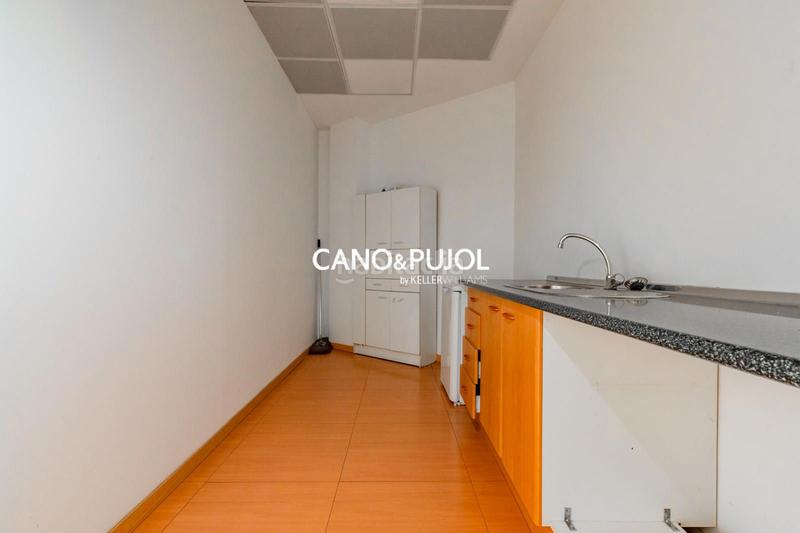 Foto e97a9b1e-443b-4efe-b48c-1a794383ff0e. Alquiler oficina  250m2 en Roquetes-Can Magí Sant Cugat del Vallès