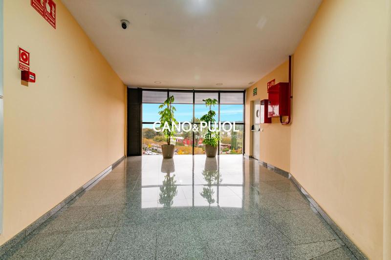 Foto 925ce5fa-4866-4f92-bbaf-1ad3f0f2ed02. Rent office space with heating parking in Roquetes-Can Magí Sant Cugat del Vallès