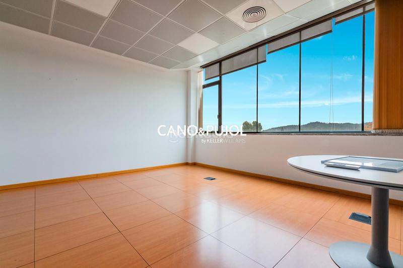 Foto 95f41bdf-1223-4313-b272-076d7e0f5a17. Rent office space with heating parking in Roquetes-Can Magí Sant Cugat del Vallès