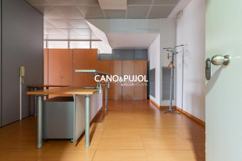 Foto fed78449-a767-403c-bde5-cdec2359b1c5. Rent office space with heating parking in Roquetes-Can Magí Sant Cugat del Vallès