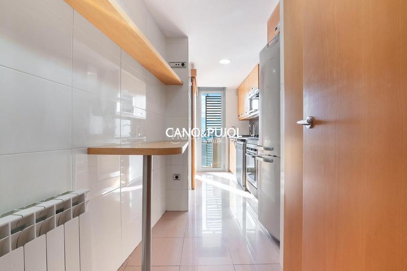 Foto 00d82dcf-8e69-4075-90e8-8cff9dbc2f39. Location appartement avec chauffage parking piscine dans Terrassa