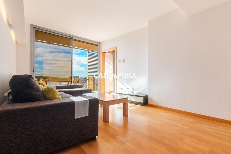 Foto 5a6b5958-2ec8-4a4b-9a27-eaa43811acee. Location appartement avec chauffage parking piscine dans Terrassa