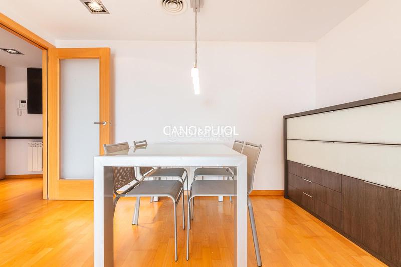 Foto c28ae50c-a88b-4953-ac46-bcb2a0bf26bc. Location appartement avec chauffage parking piscine dans Terrassa