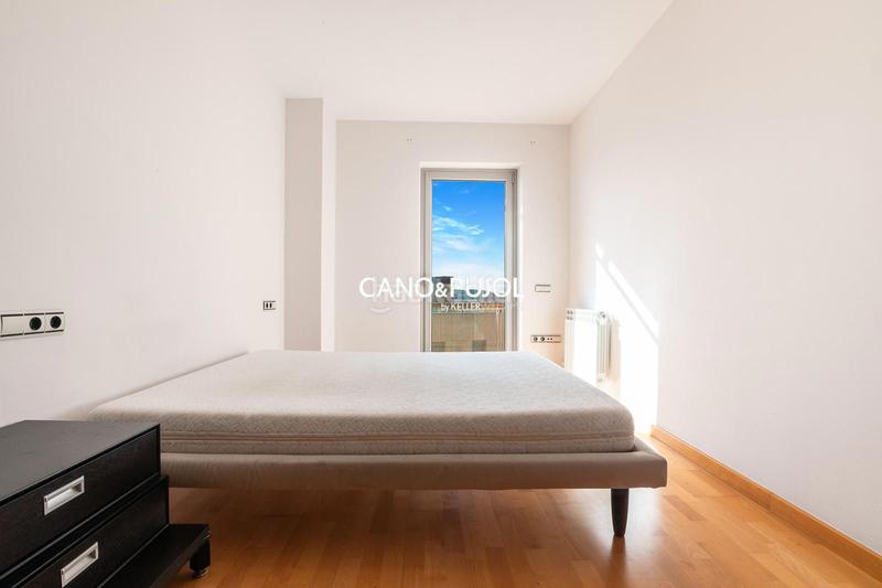 Foto ad83edbf-8e62-47e1-a33a-0ffca33a6b2f. Miete etagenwohnung mit heizung parking pool in Barri del Centre Terrassa