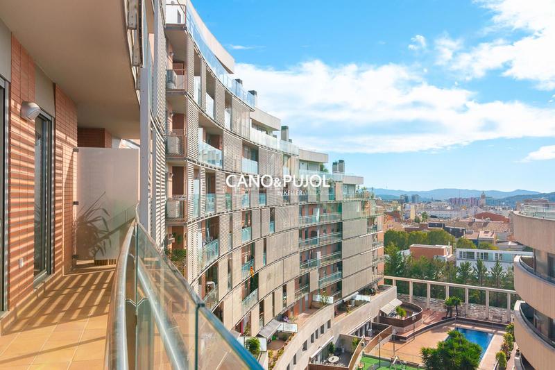 Foto fb86dd74-0bfd-45ea-85fa-787de414e007. Miete etagenwohnung mit heizung parking pool in Barri del Centre Terrassa