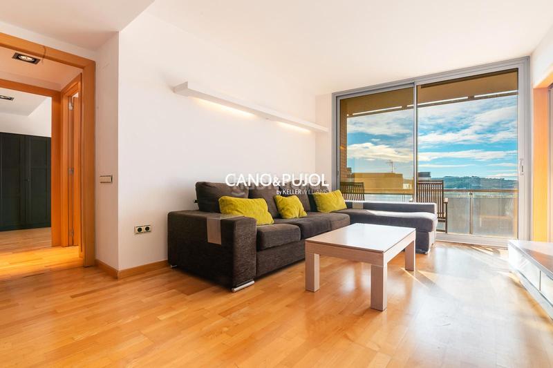 Foto 35ac7de5-d930-44e8-a805-2253dd527a8a. Rent flat with heating parking pool in Barri del Centre Terrassa