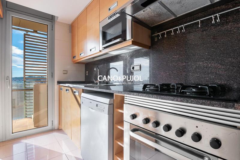 Foto 52b1e9ad-b81d-4c00-a06e-8fb0fe0c37bc. Rent flat with heating parking pool in Barri del Centre Terrassa