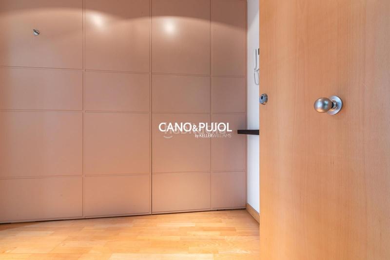 Foto 85712c81-61c3-4f26-98b3-023c3218ab04. Rent flat with heating parking pool in Barri del Centre Terrassa