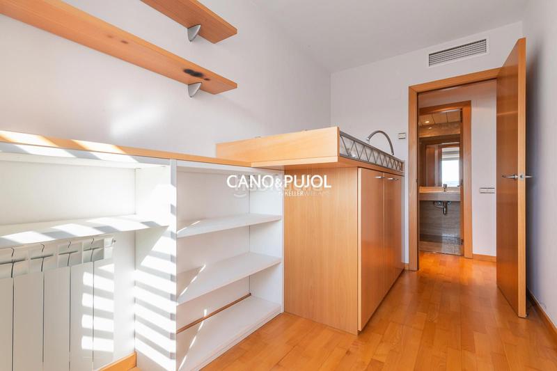 Foto a8ae6c35-e8bb-437f-a646-ee9aac0906eb. Rent flat with heating parking pool in Barri del Centre Terrassa