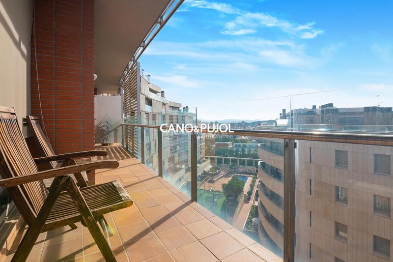 Foto e29b1687-1e22-4bee-9f00-04666af2e794. Rent flat with heating parking pool in Barri del Centre Terrassa