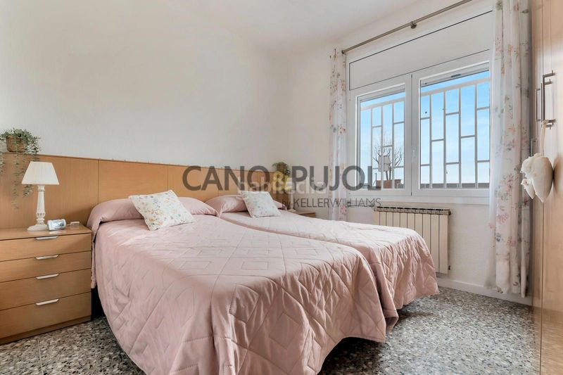 Foto 40286c3f-1e1a-4e99-aaa3-ad2de7e0d328. Casa amb calefacció aparcament a La Serreta Rubí