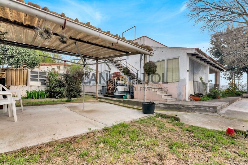 Foto 45153ba3-fb9e-4b3b-9377-84370dcfe1f8. Casa amb calefacció aparcament a La Serreta Rubí