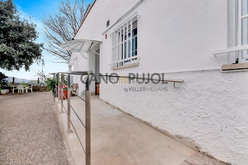 Foto 47d37aa7-5036-4265-a94d-23da696f018c. Casa amb calefacció aparcament a La Serreta Rubí