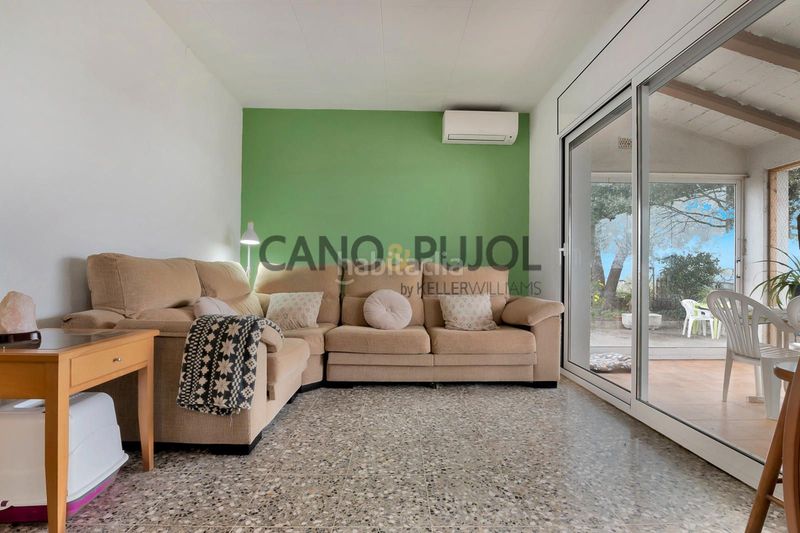 Foto 4c5e40ca-fda1-4796-8f56-2f5ea21e63c2. Casa amb calefacció aparcament a La Serreta Rubí