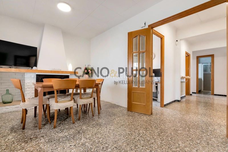 Foto 839aa412-32d0-43b3-aba6-8dfab23ac4b8. Casa amb calefacció aparcament a La Serreta Rubí