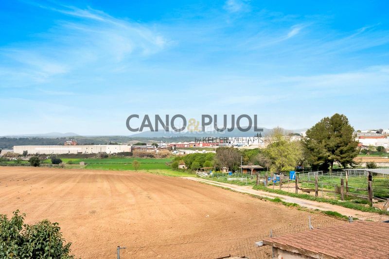 Foto 9338b267-21fa-4336-8fdc-5b6572b94d70. Casa amb calefacció aparcament a La Serreta Rubí